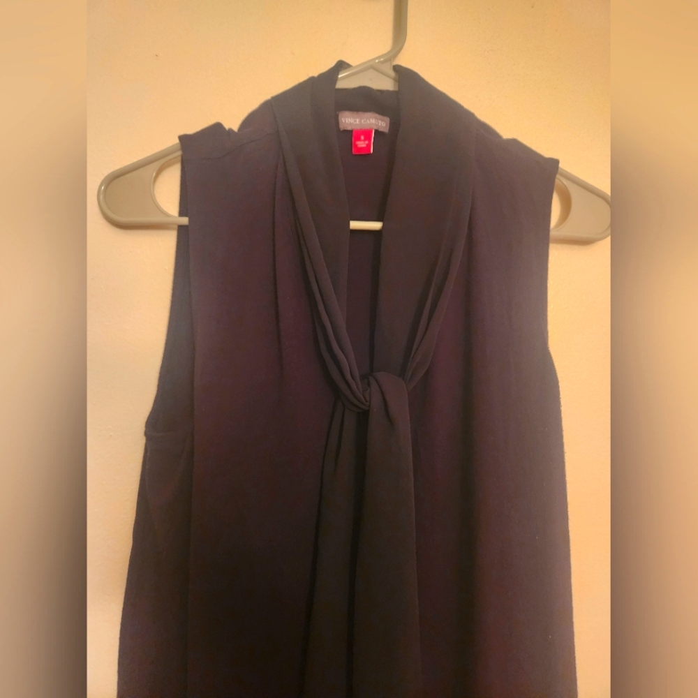 Sleeveless Vince Camuto Bowneck Blouse Size Small
